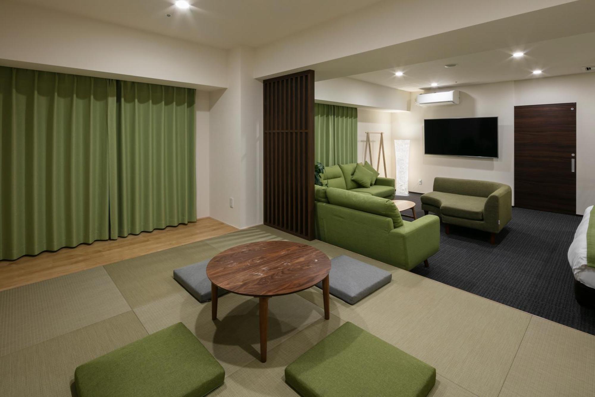 Randor Hotel Sapporo Suites Kamer foto A room at the Kyoto International Manga Museum