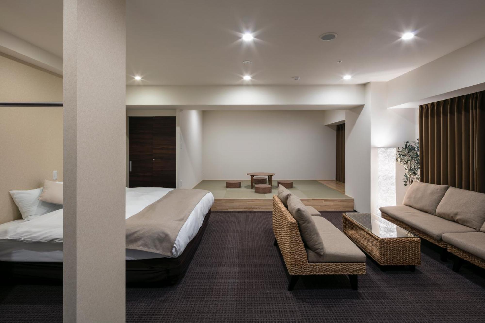 Randor Hotel Sapporo Suites Kamer foto A room at the hotel
