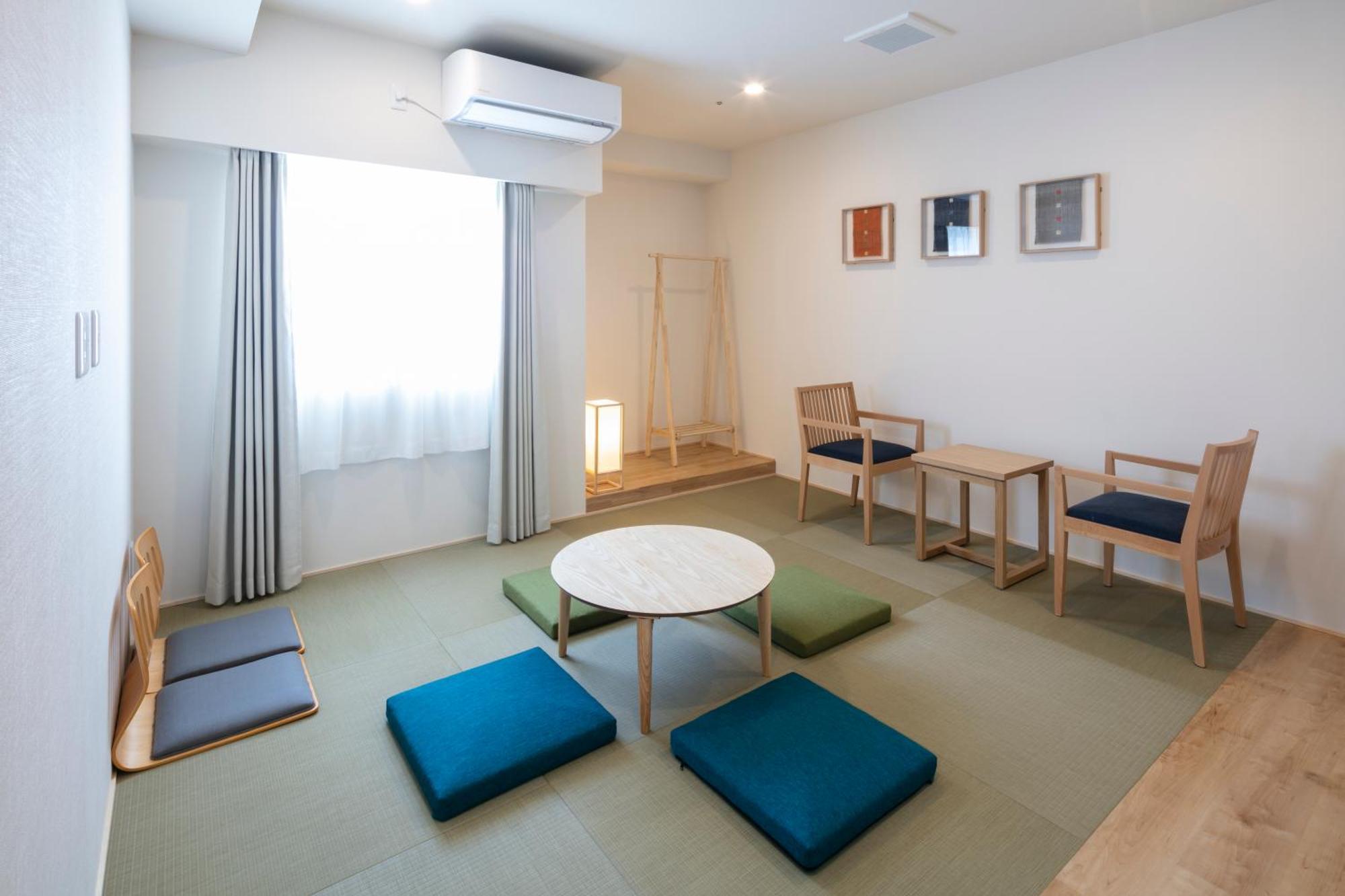 Randor Hotel Sapporo Suites Kamer foto A room at the Kyoto International Manga Museum