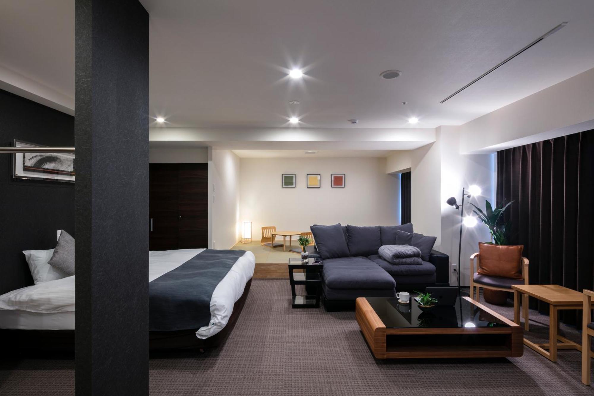 Randor Hotel Sapporo Suites Kamer foto A room at the hotel
